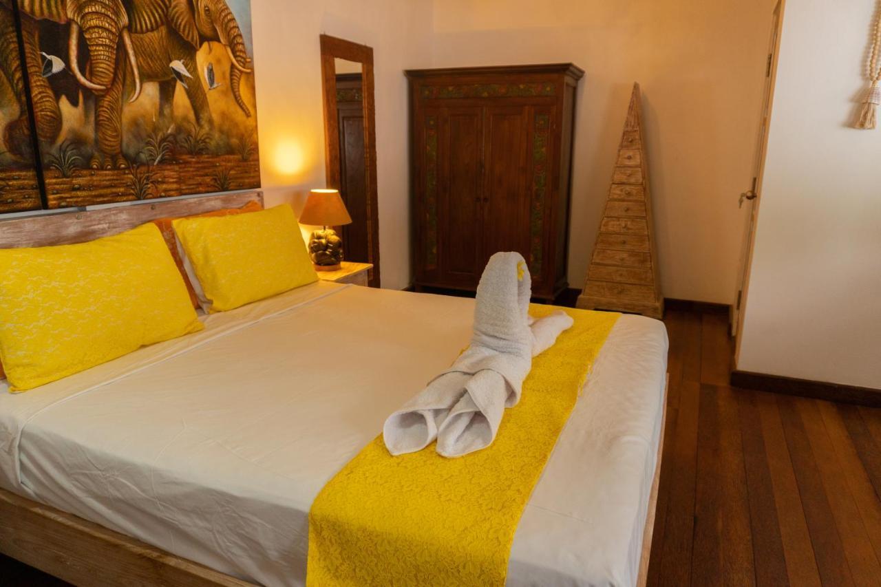Shray Villa. Legian